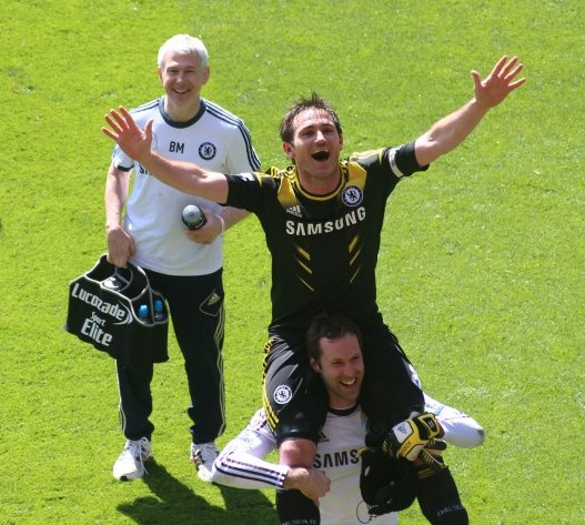 283675_10151658487617658_1065300987_n